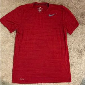 Men’s Nike Dri-Fit T-shirt medium red